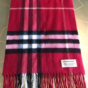 SOLD Women’s authentic Burberry scarf